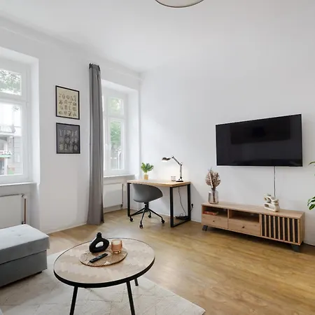 Casa Di Nero Komfort Mit Innenstadtlage Und Balkon Апартаменты *